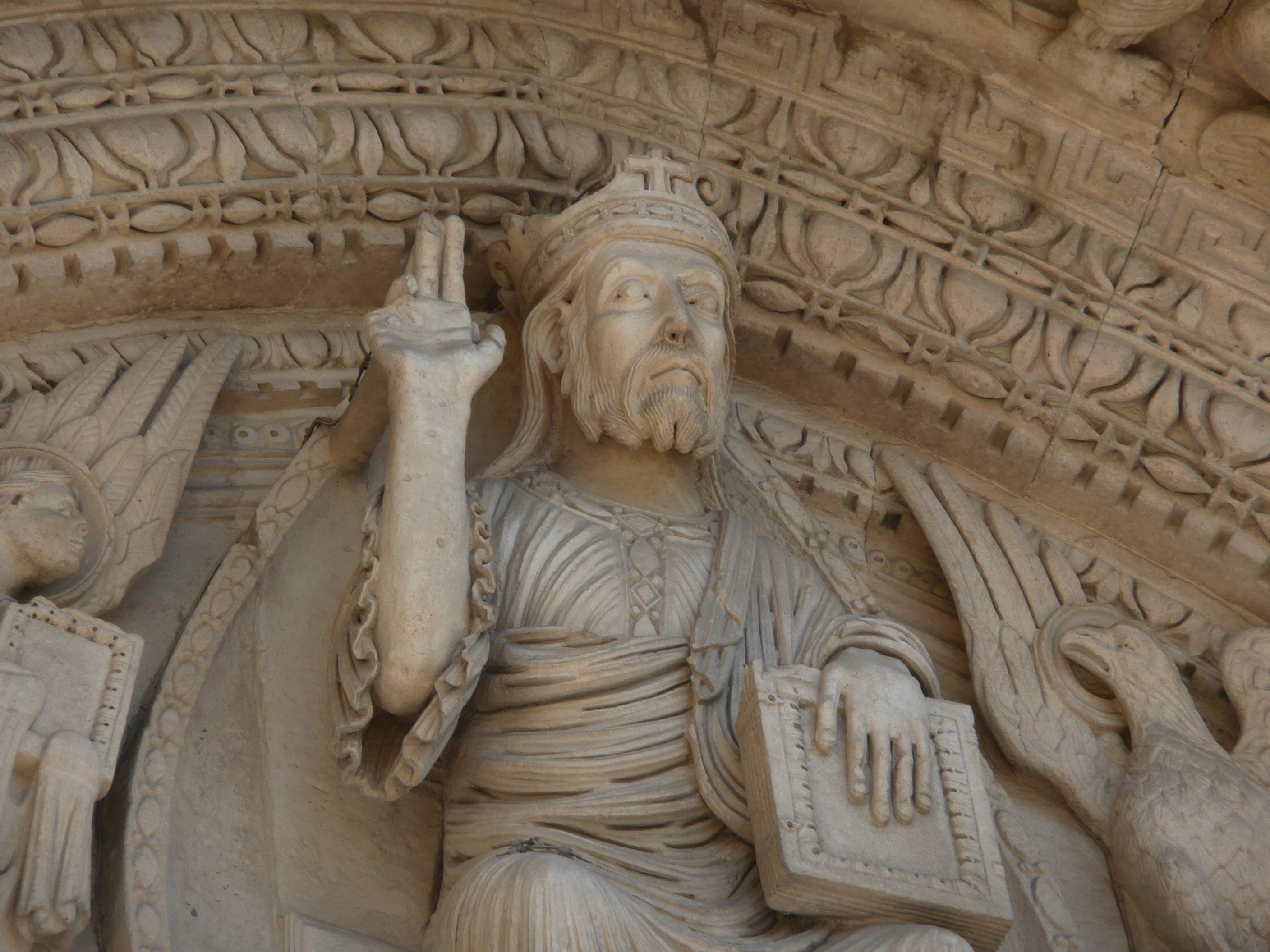 photoworld24-Frankreich-Provence-Arles-Statue