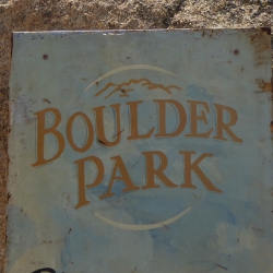 Bolder Park-Sign