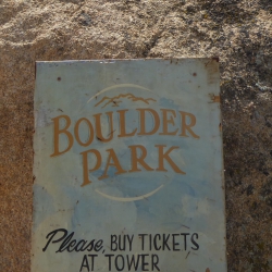 Bolder Park-Sign